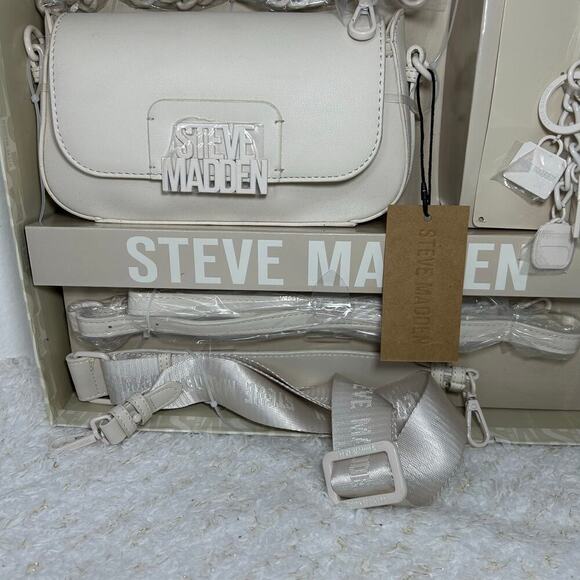 Steve Madden Gift Set bag with Charm and 2 straps - Picture 4 of 7